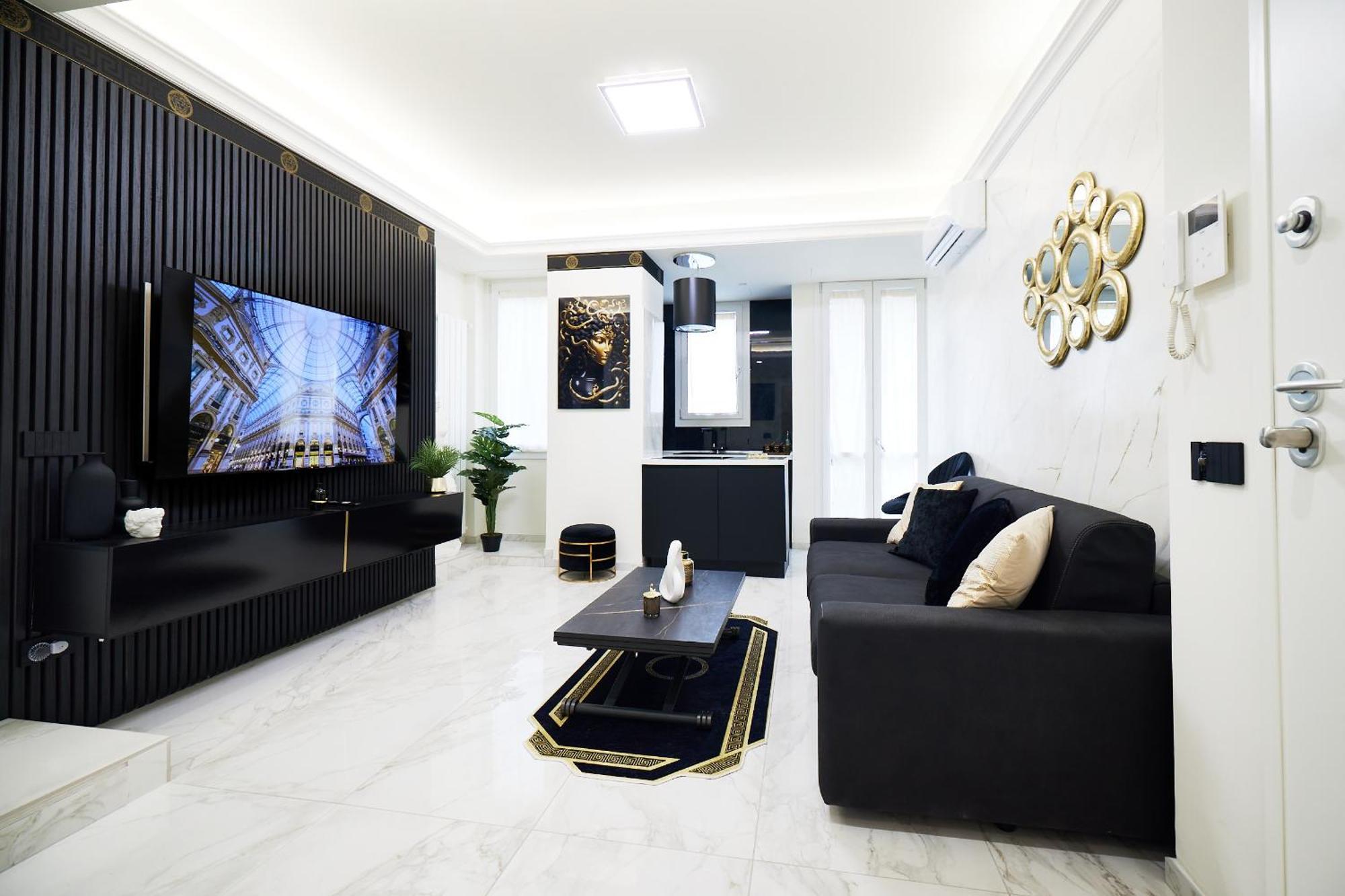 Italian Fashion - Luxurious Marble City Center Appartamento