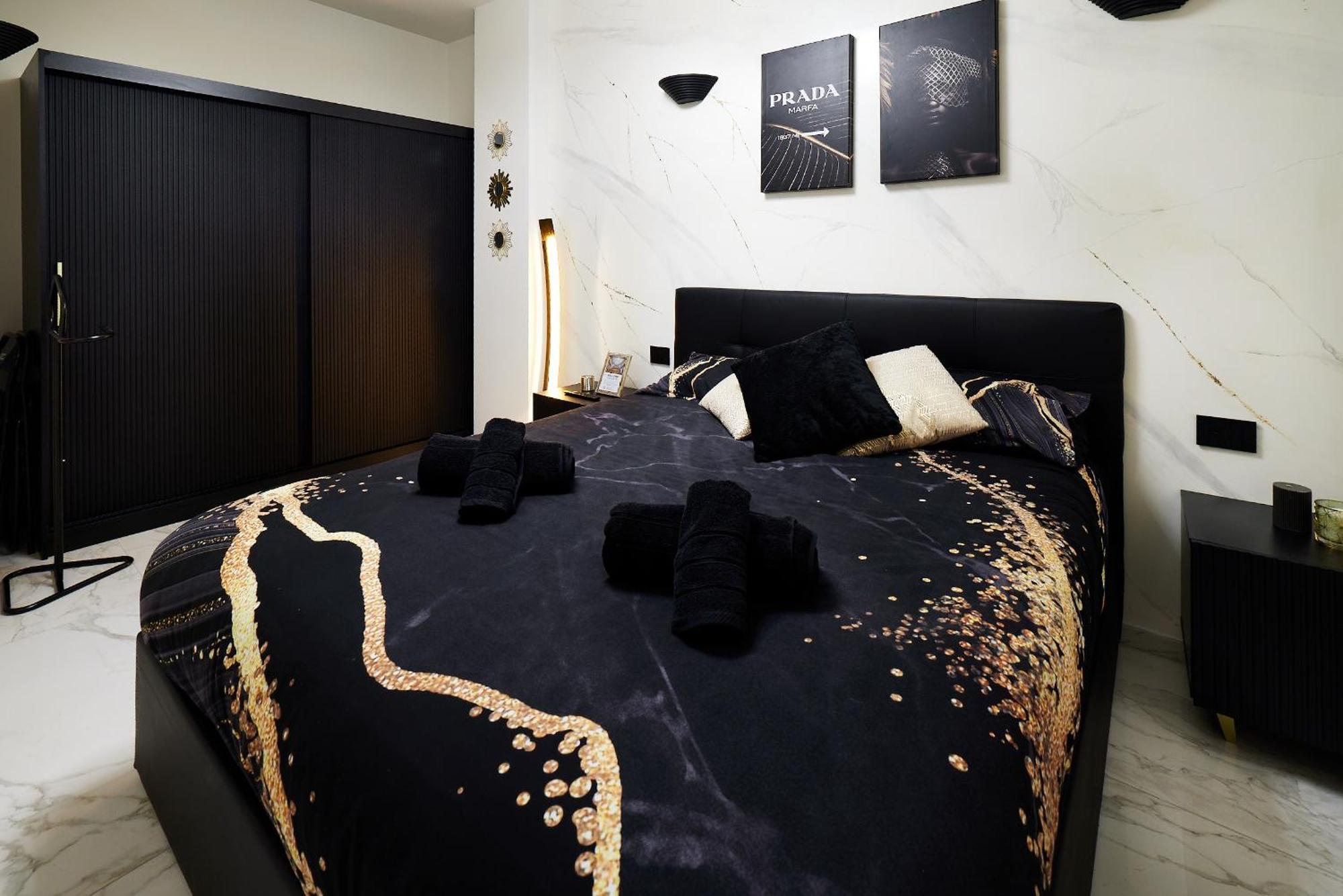 Italian Fashion - Luxurious Marble City Center Appartamento *